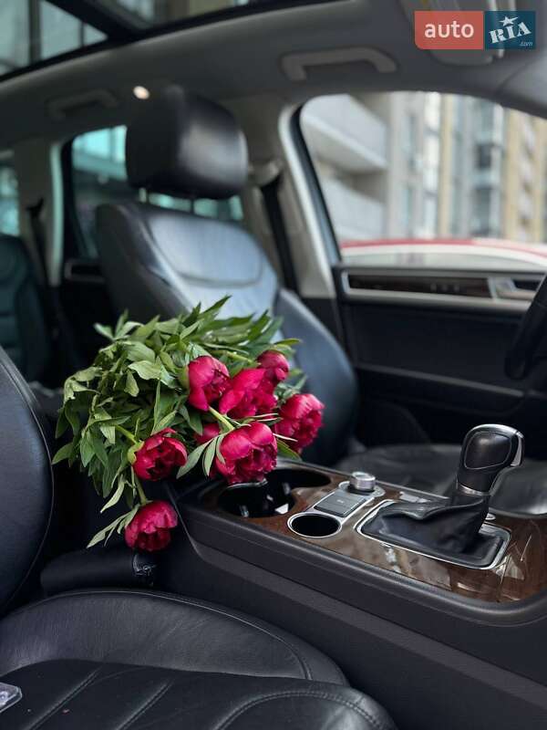 Внедорожник / Кроссовер Volkswagen Touareg 2015 в Смеле