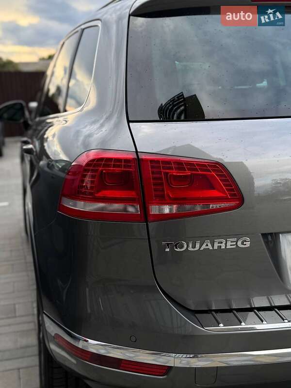 Внедорожник / Кроссовер Volkswagen Touareg 2015 в Смеле