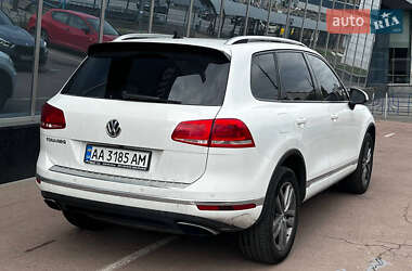 Внедорожник / Кроссовер Volkswagen Touareg 2015 в 