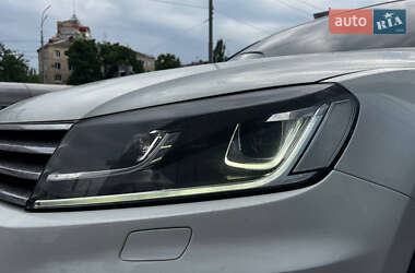 Внедорожник / Кроссовер Volkswagen Touareg 2015 в 