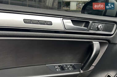 Внедорожник / Кроссовер Volkswagen Touareg 2015 в 