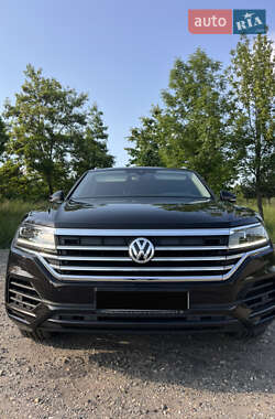 Позашляховик / Кросовер Volkswagen Touareg 2020 в Ужгороді