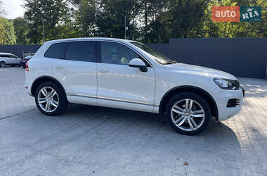 Внедорожник / Кроссовер Volkswagen Touareg 2013 в 