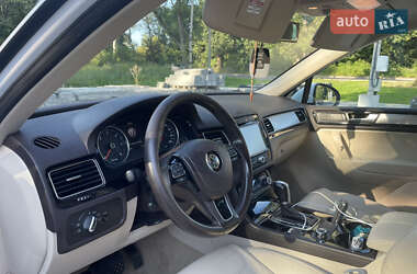 Внедорожник / Кроссовер Volkswagen Touareg 2013 в 