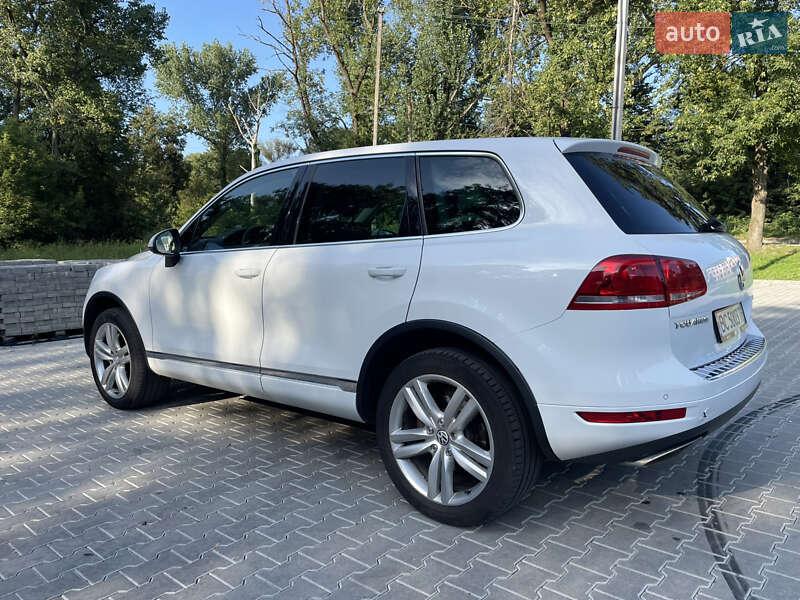 Внедорожник / Кроссовер Volkswagen Touareg 2013 в Трускавце