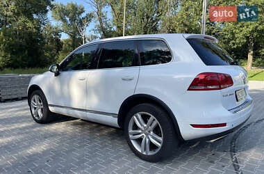 Внедорожник / Кроссовер Volkswagen Touareg 2013 в 