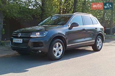 Внедорожник / Кроссовер Volkswagen Touareg 2012 в Чернигове