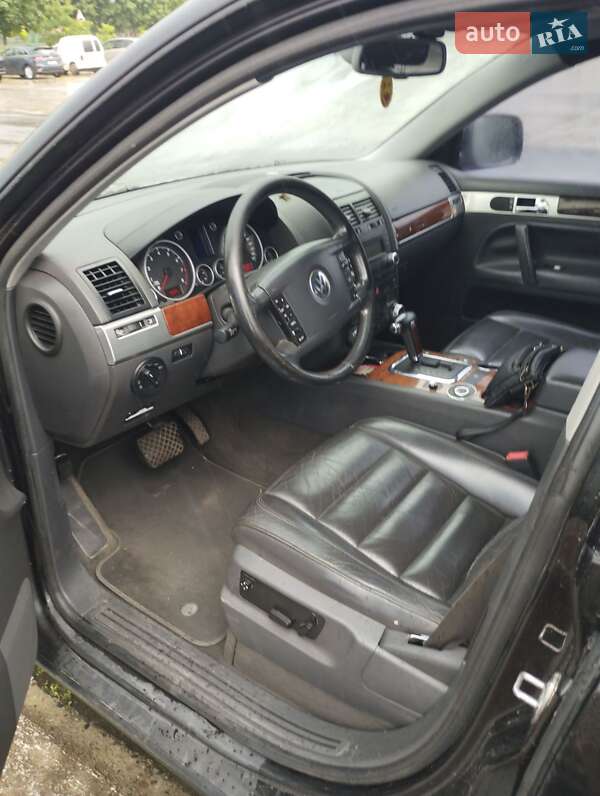 Внедорожник / Кроссовер Volkswagen Touareg 2003 в Славуте