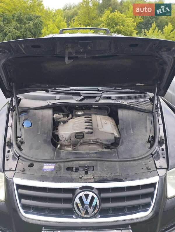 Внедорожник / Кроссовер Volkswagen Touareg 2003 в Славуте
