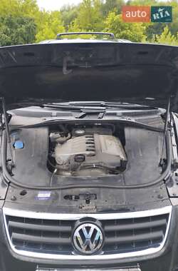 Позашляховик / Кросовер Volkswagen Touareg 2003 в 