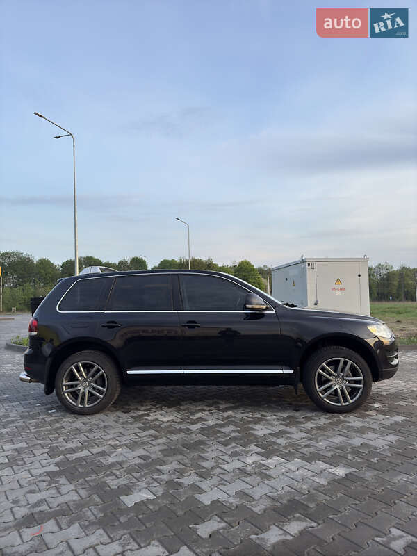 Внедорожник / Кроссовер Volkswagen Touareg 2008 в Луцке