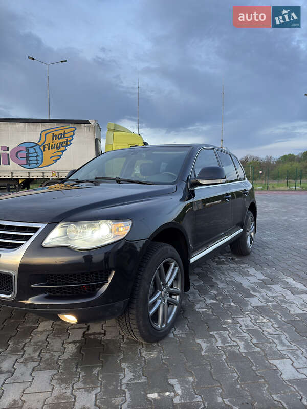 Внедорожник / Кроссовер Volkswagen Touareg 2008 в Луцке