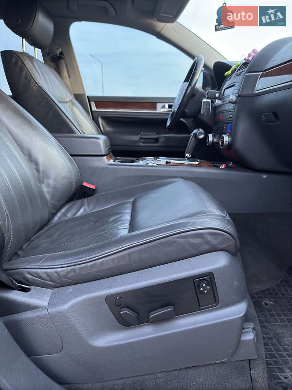 Внедорожник / Кроссовер Volkswagen Touareg 2008 в Луцке