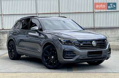 Внедорожник / Кроссовер Volkswagen Touareg 2019 в 