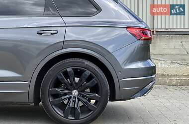 Внедорожник / Кроссовер Volkswagen Touareg 2019 в 