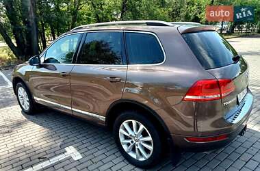 Позашляховик / Кросовер Volkswagen Touareg 2012 в 