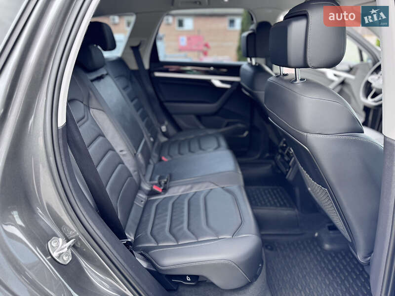Позашляховик / Кросовер Volkswagen Touareg 2020 в Києві