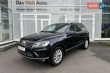 Позашляховик / Кросовер Volkswagen Touareg 2017 в Києві