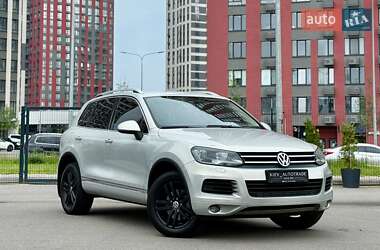 Позашляховик / Кросовер Volkswagen Touareg 2011 в Києві