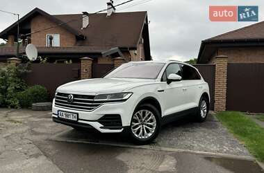 Позашляховик / Кросовер Volkswagen Touareg 2020 в Києві