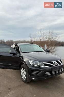 Позашляховик / Кросовер Volkswagen Touareg 2015 в 