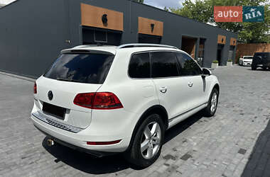 Позашляховик / Кросовер Volkswagen Touareg 2012 в 