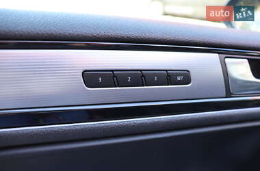 Внедорожник / Кроссовер Volkswagen Touareg 2013 в 