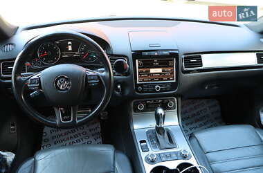 Внедорожник / Кроссовер Volkswagen Touareg 2013 в 