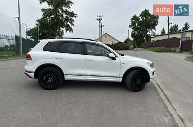 Позашляховик / Кросовер Volkswagen Touareg 2016 в 