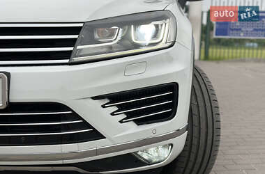 Позашляховик / Кросовер Volkswagen Touareg 2016 в 