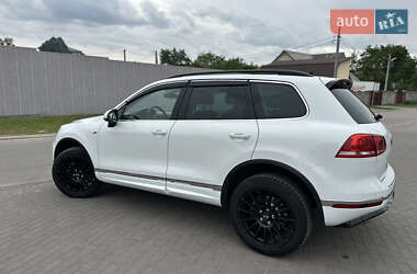 Позашляховик / Кросовер Volkswagen Touareg 2016 в 