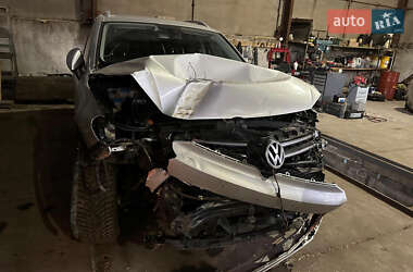 Позашляховик / Кросовер Volkswagen Touareg 2012 в Києві
