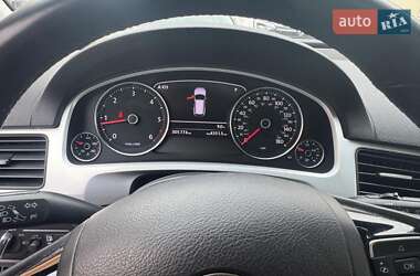 Внедорожник / Кроссовер Volkswagen Touareg 2011 в 