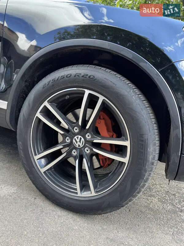 Позашляховик / Кросовер Volkswagen Touareg 2013 в Черкасах