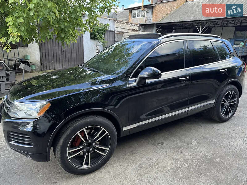 Позашляховик / Кросовер Volkswagen Touareg 2013 в Черкасах