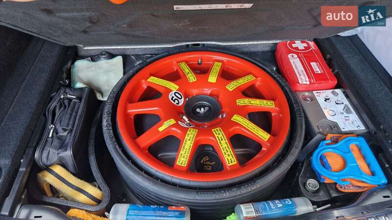 Позашляховик / Кросовер Volkswagen Touareg 2014 в Дніпрі