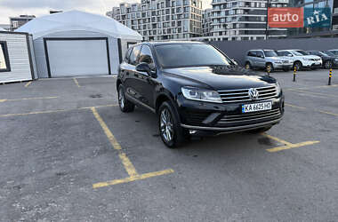 Позашляховик / Кросовер Volkswagen Touareg 2015 в 