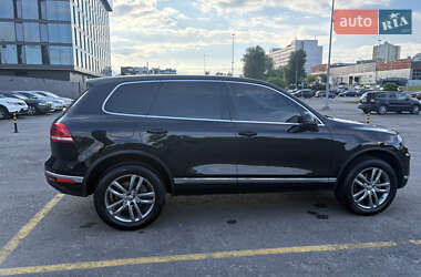 Позашляховик / Кросовер Volkswagen Touareg 2015 в 
