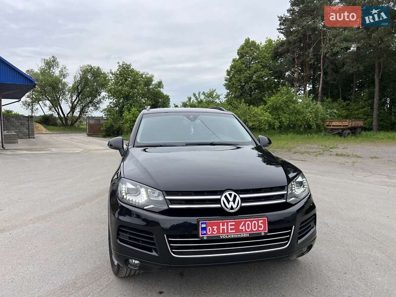 Внедорожник / Кроссовер Volkswagen Touareg 2011 в Радивилове