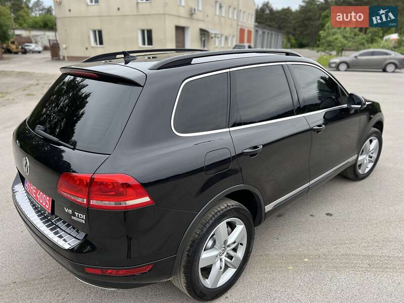 Внедорожник / Кроссовер Volkswagen Touareg 2011 в Радивилове