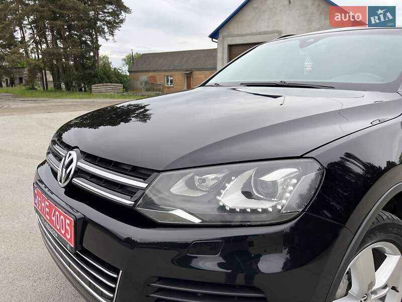 Внедорожник / Кроссовер Volkswagen Touareg 2011 в Радивилове
