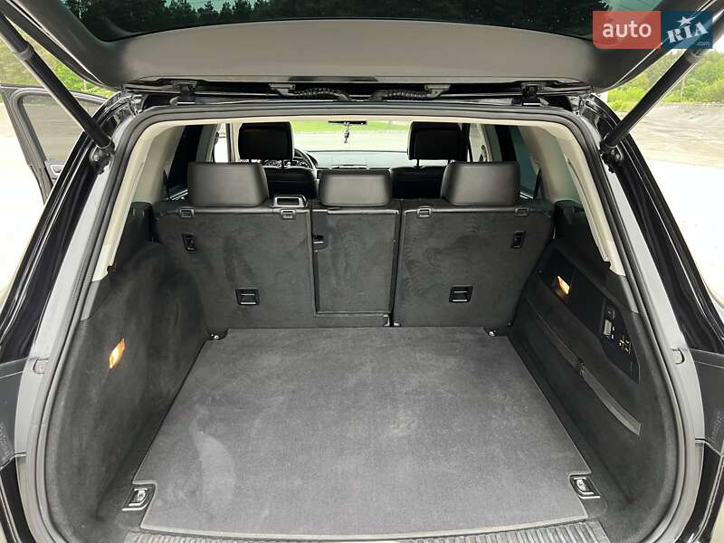 Внедорожник / Кроссовер Volkswagen Touareg 2011 в Радивилове