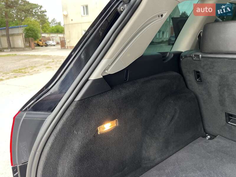 Внедорожник / Кроссовер Volkswagen Touareg 2011 в Радивилове