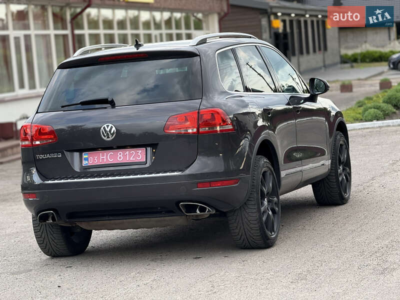 Позашляховик / Кросовер Volkswagen Touareg 2012 в Камені-Каширському