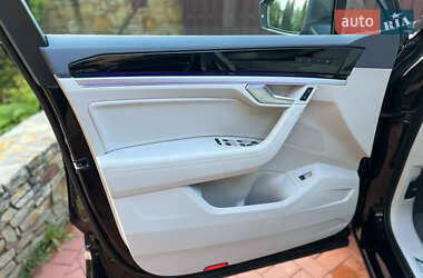 Внедорожник / Кроссовер Volkswagen Touareg 2021 в 