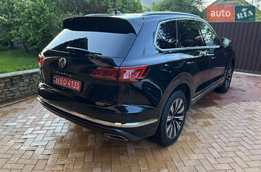 Внедорожник / Кроссовер Volkswagen Touareg 2021 в 