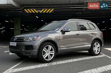 Внедорожник / Кроссовер Volkswagen Touareg 2012 в 