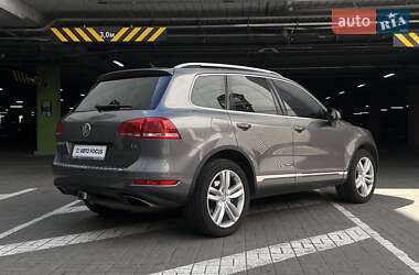 Внедорожник / Кроссовер Volkswagen Touareg 2012 в 