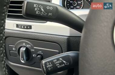 Внедорожник / Кроссовер Volkswagen Touareg 2012 в 
