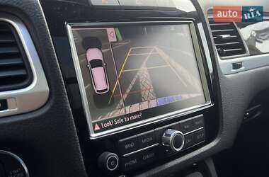 Внедорожник / Кроссовер Volkswagen Touareg 2012 в 